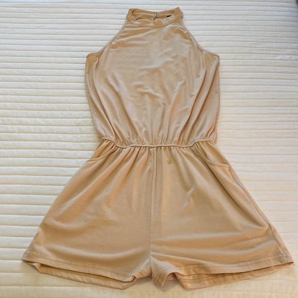 Beige Romper (w/ Pockets!) - Picture 4 of 8